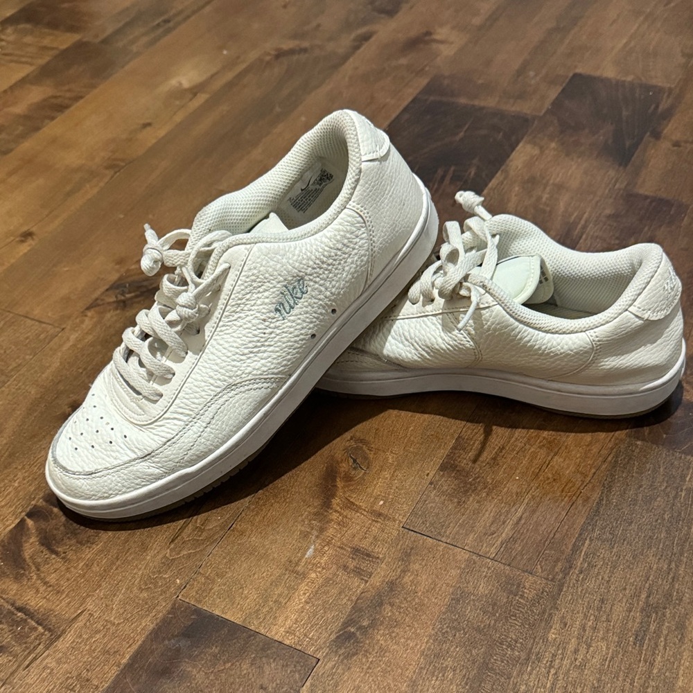 Womens Nike Leather Sneakers
